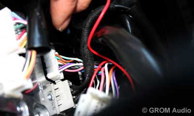 Installation of GROM USB MP3 and iPod adapter in Infiniti FX35 2009 - step11
