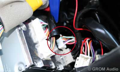 Installation of GROM USB MP3 and iPod adapter in Infiniti FX35 2009 - step13