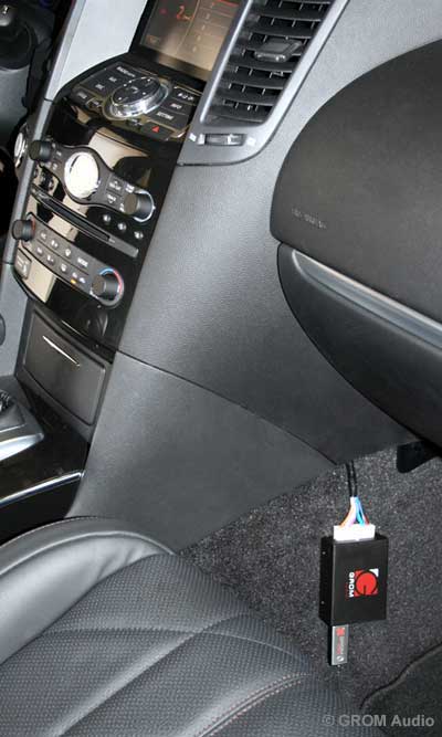 Installation of GROM USB MP3 and iPod adapter in Infiniti FX35 2009 - step14